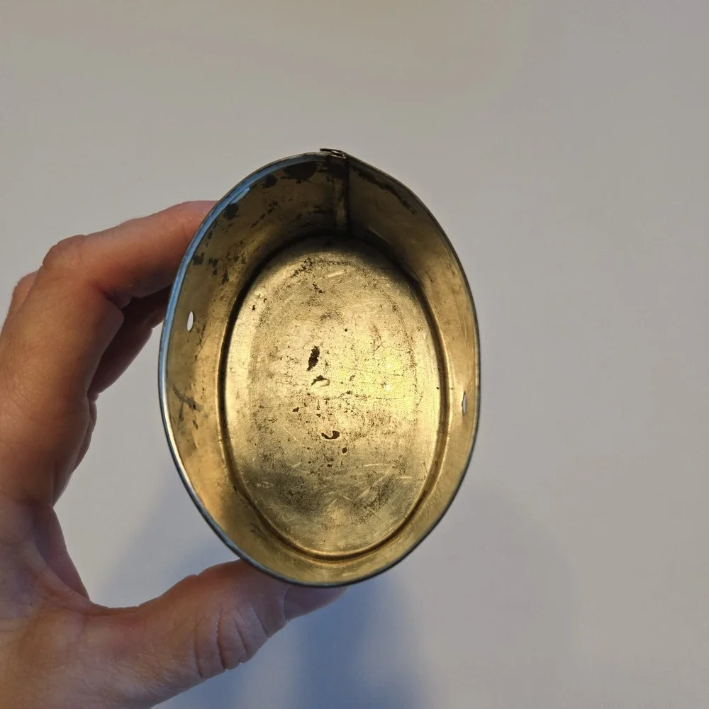 Vintage Shackman‎ 1976 Ladies Picnic Oval Tea Tin and Lid